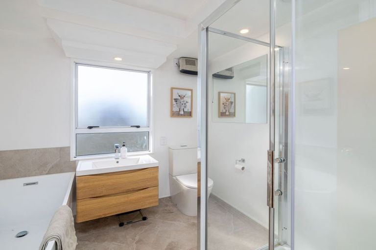 Photo of property in 7 Sawtell Place, Northcote, Christchurch, 8052