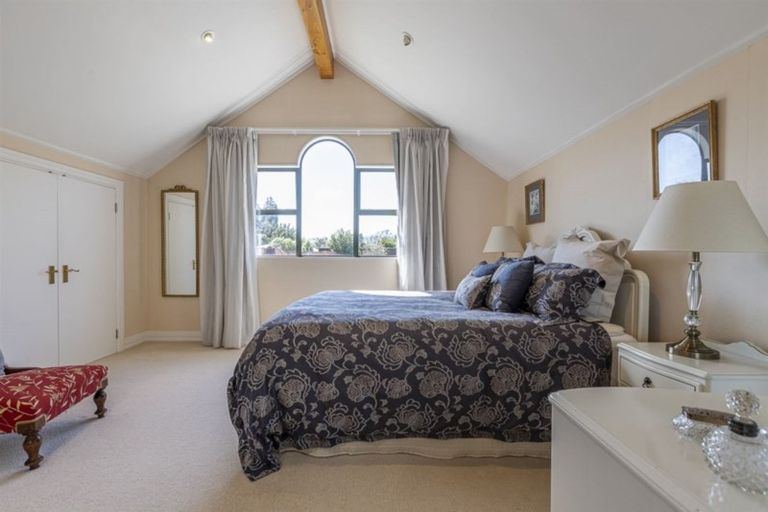 Photo of property in 15a Montgomery Terrace, Hokowhitu, Palmerston North, 4410