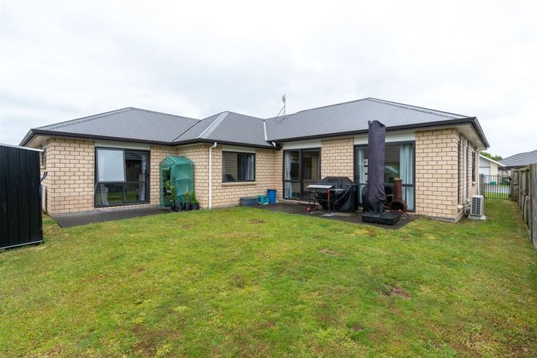 Photo of property in 5 Teatree Close, Huntington, Hamilton, 3210