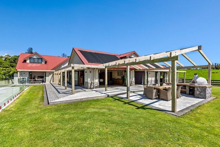 Photo of property in 390a Tukapa Street, Hurdon, New Plymouth, 4310