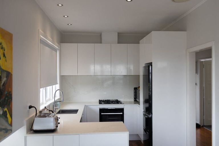 Photo of property in 1/27 Huka Road, Birkenhead, Auckland, 0626