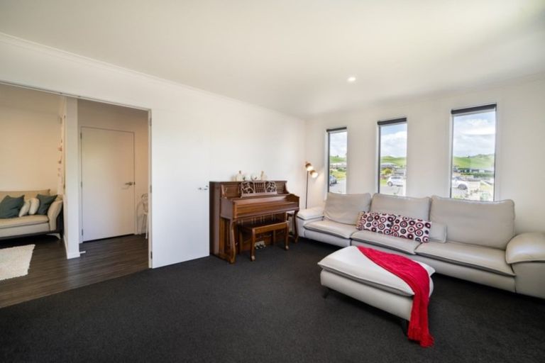 Photo of property in 32 Bob Carter Place, Welcome Bay, Tauranga, 3175