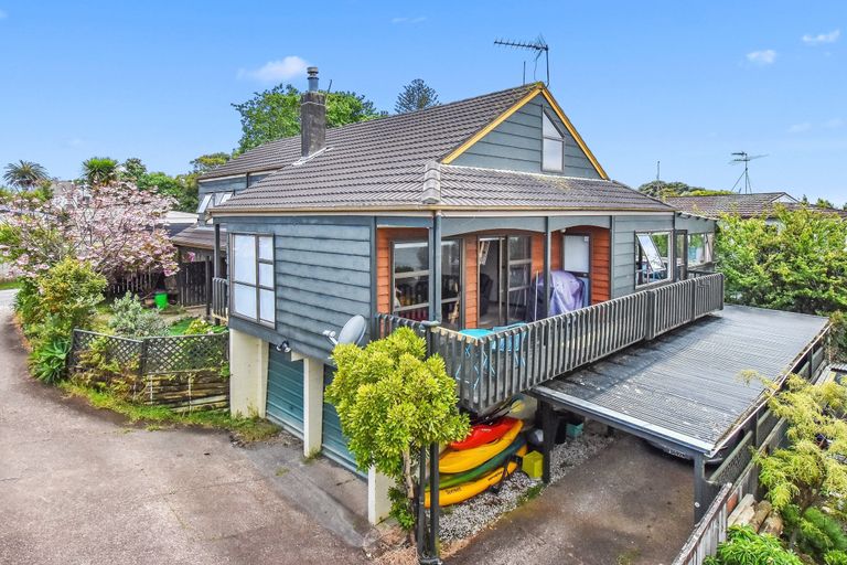 Photo of property in 13a Lawson Way, Weymouth, Auckland, 2103