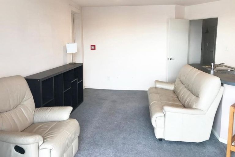 Photo of property in Grandstand Apartments, 12/80 Kent Terrace, Mount Victoria, Wellington, 6011