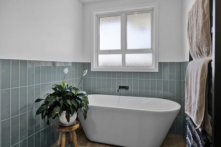 Photo of property in 93 Waihi Road, Hawera, 4610