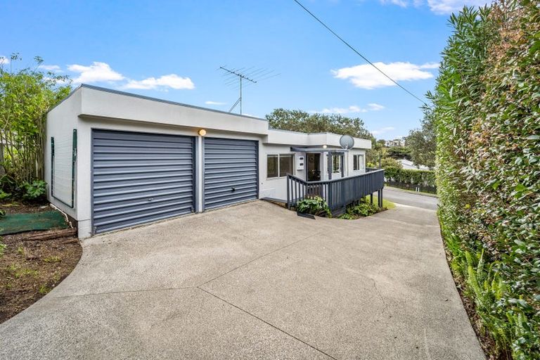 Photo of property in 53 Elliston Crescent, Stanmore Bay, Whangaparaoa, 0932