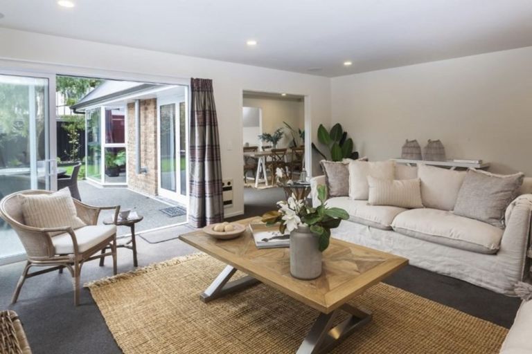 Photo of property in 33 Lakewood Drive, Burwood, Christchurch, 8083