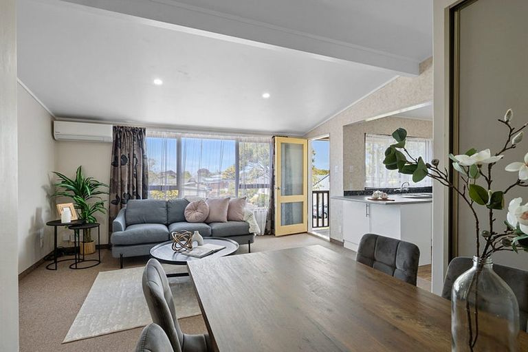 Photo of property in 8 Julian Place, Westown, New Plymouth, 4310