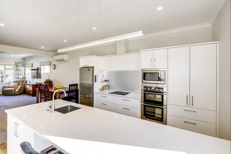 Photo of property in 91 Puketapu Road, Taradale, Napier, 4112