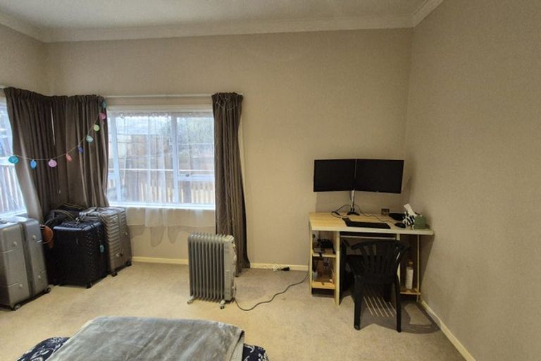 Photo of property in 22 Hampton Hill Road, Tawa, Wellington, 5028