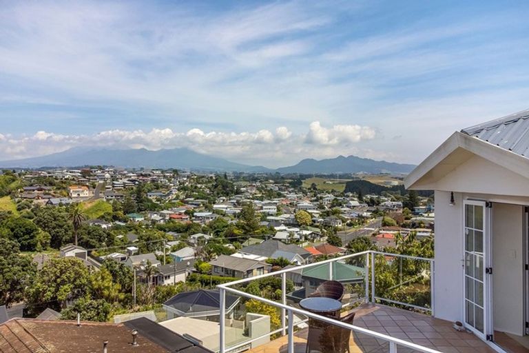 Photo of property in 6 Scott Street, Moturoa, New Plymouth, 4310