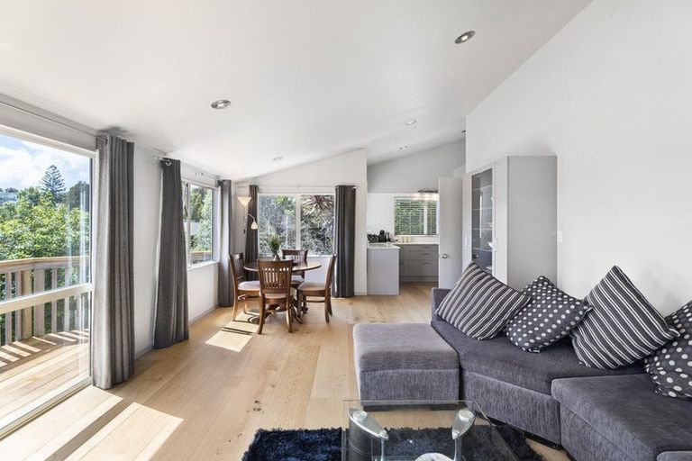 Photo of property in 1/28a Tamahere Drive, Glenfield, Auckland, 0629