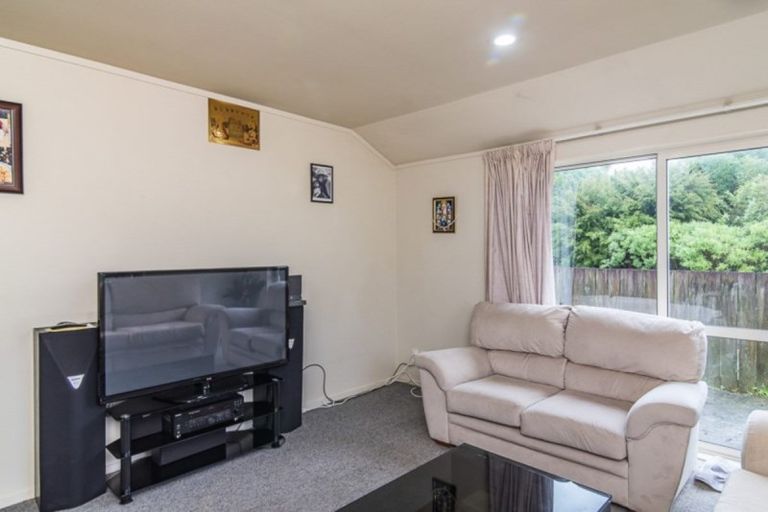 Photo of property in 105 Makarini Street, Paraparaumu, 5032
