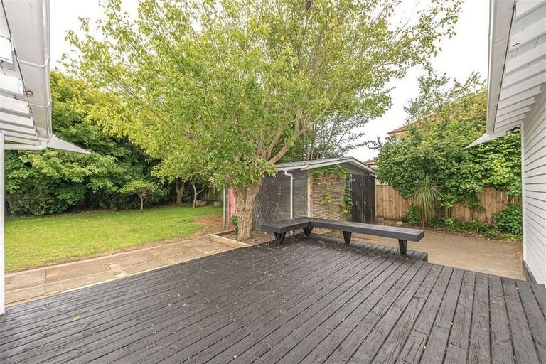 Photo of property in 10 Selwyn Crescent, College Estate, Whanganui, 4500