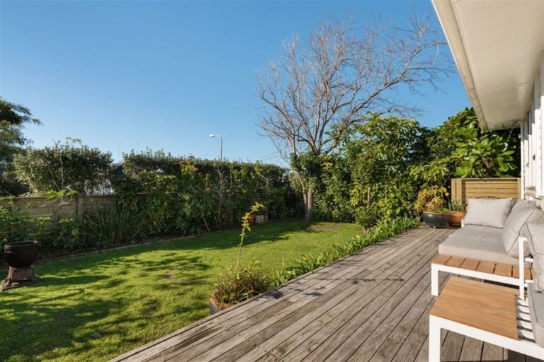 Photo of property in 8a Riverton Road, Mount Maunganui, 3116