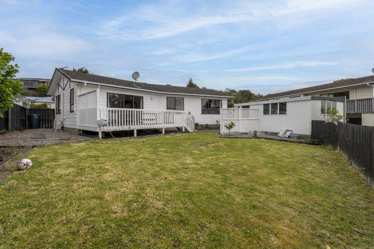 Photo of property in 17 Trinidad Crescent, Grenada Village, Wellington, 6037