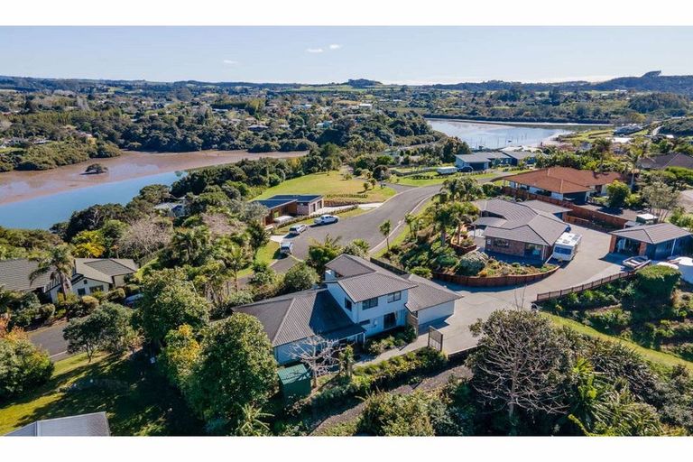 Photo of property in 37 Rarere Terrace, Kerikeri, 0230