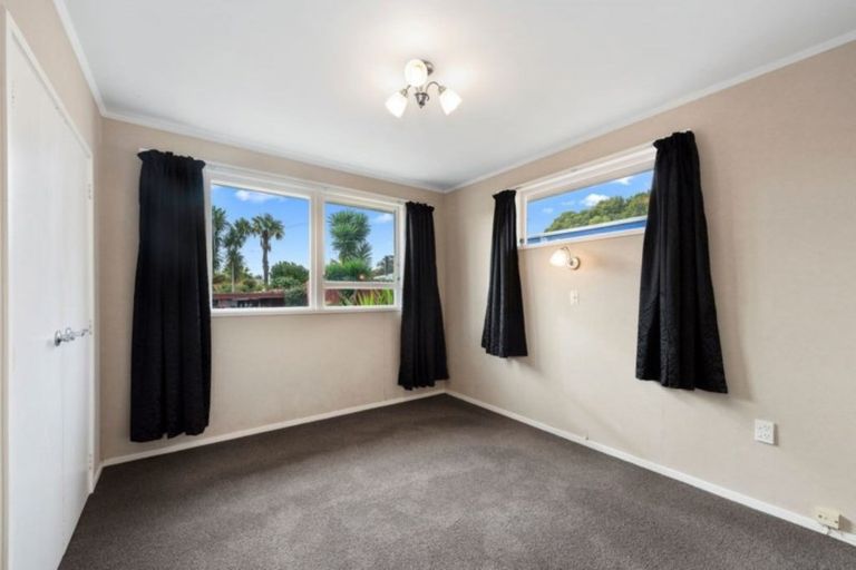 Photo of property in 11 Hall Road, Matua, Tauranga, 3110