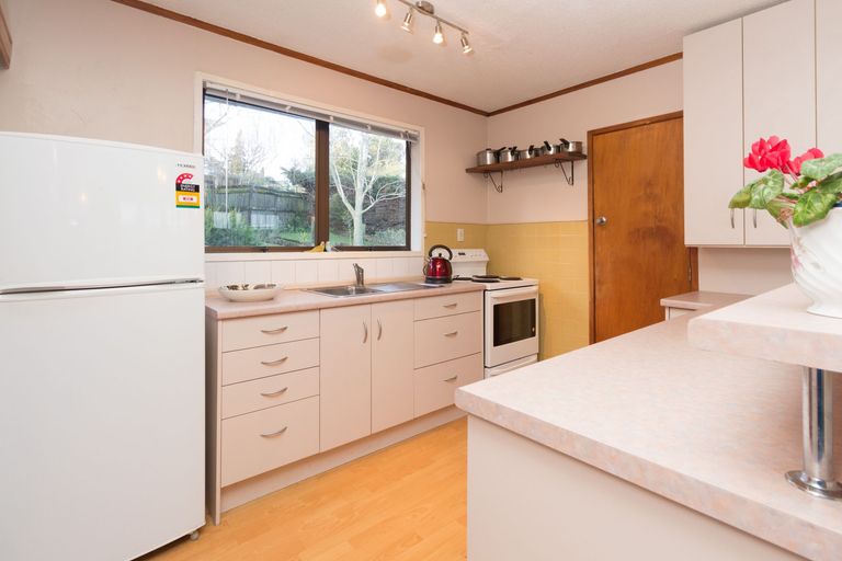 Photo of property in 12 St Catherine Crescent, West Harbour, Auckland, 0618