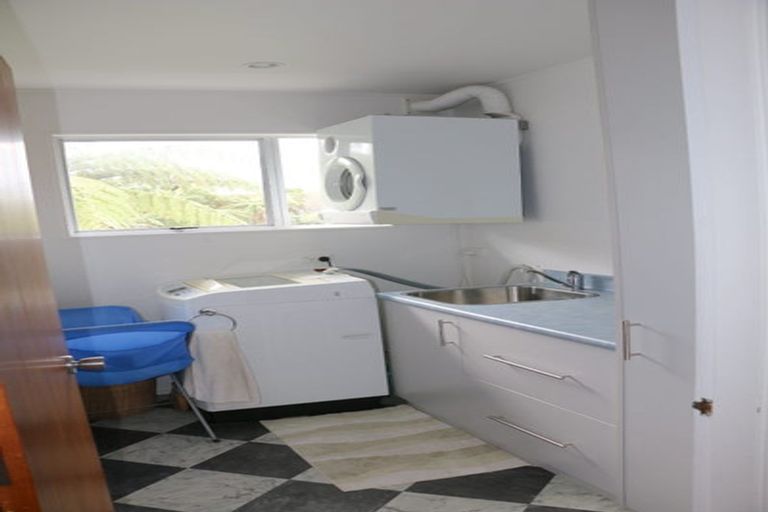 Photo of property in 3 Ardal Grove, Tirohanga, Lower Hutt, 5010