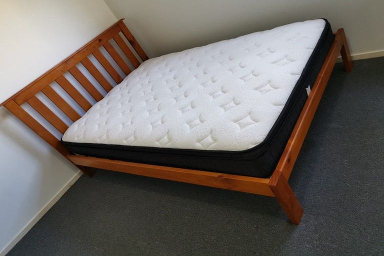 Photo of property in 18 Kiernan Place, Kelston, Auckland, 0602