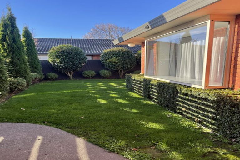 Photo of property in 2/28 Tintern Avenue, Avonhead, Christchurch, 8042