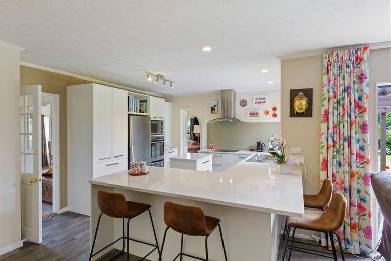 Photo of property in 12 Pinewood Grove, Paraparaumu Beach, Paraparaumu, 5032