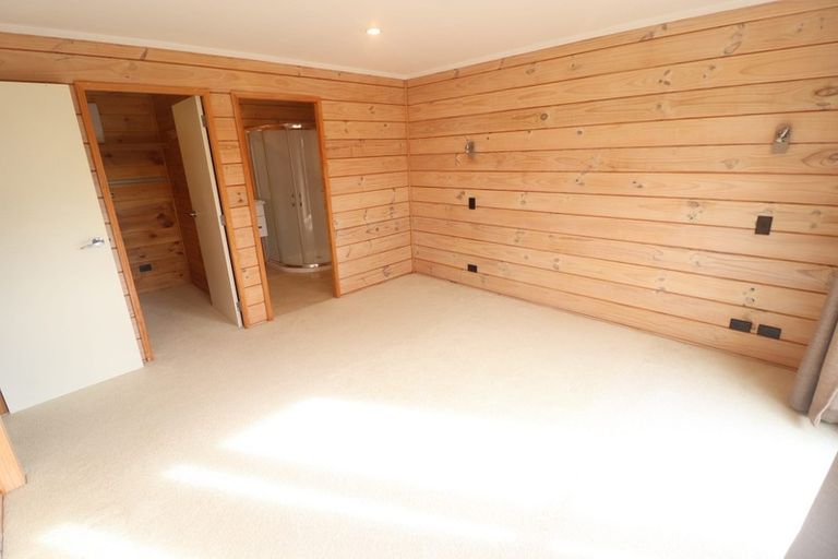 Photo of property in 28 Okura River Road, Okura, Albany, 0792