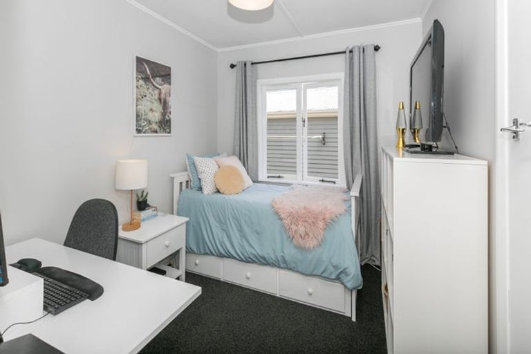 Photo of property in 15 Sandwich Road, St Andrews, Hamilton, 3200