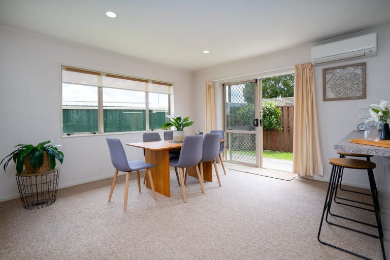 Photo of property in 18b Abergeldie Way, Cambridge, 3434