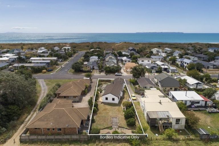 Photo of property in 76 Simpson Road, Papamoa Beach, Papamoa, 3118