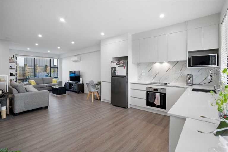 Photo of property in 10 Karoro Road, Flat Bush, Auckland, 2019