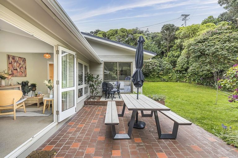 Photo of property in 28a Whanake Street, Titahi Bay, Porirua, 5022