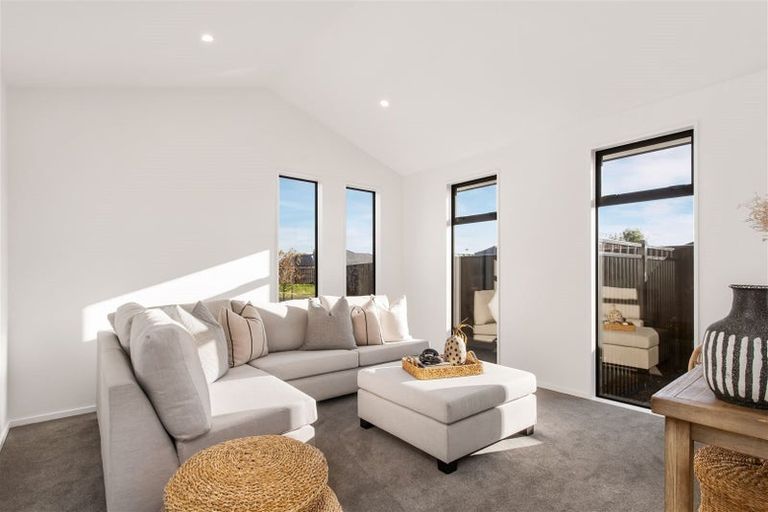 Photo of property in 8 Rusbatch Lane, Belfast, Christchurch, 8051