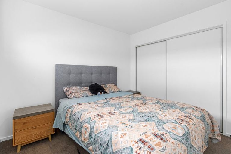 Photo of property in 2/45 Division Street, Riccarton, Christchurch, 8041