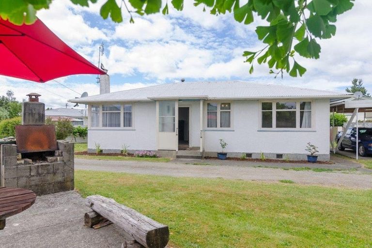 Photo of property in 10 Solway Street, Solway, Masterton, 5810