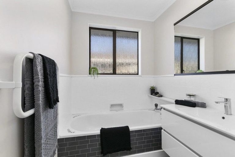 Photo of property in 16a Rawhiti Street, Stokes Valley, Lower Hutt, 5019