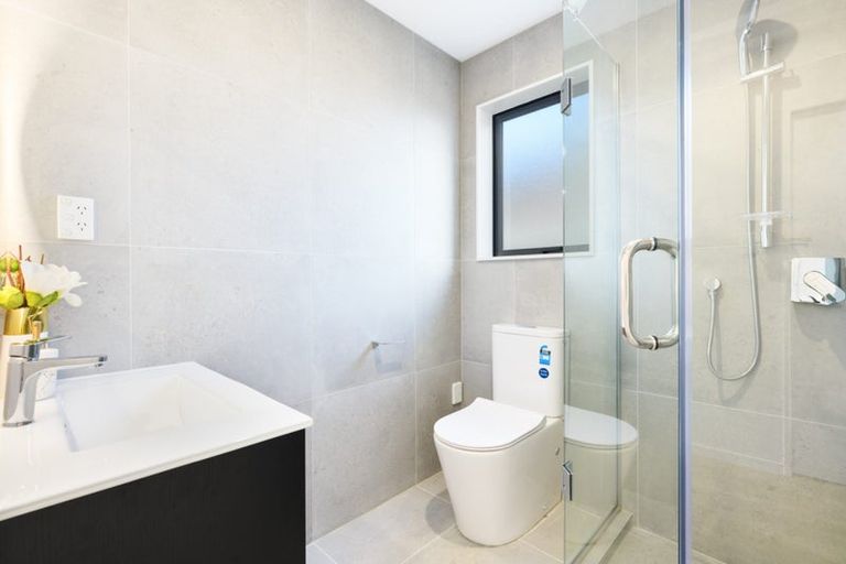 Photo of property in 95c Swanson Road, Henderson, Auckland, 0610