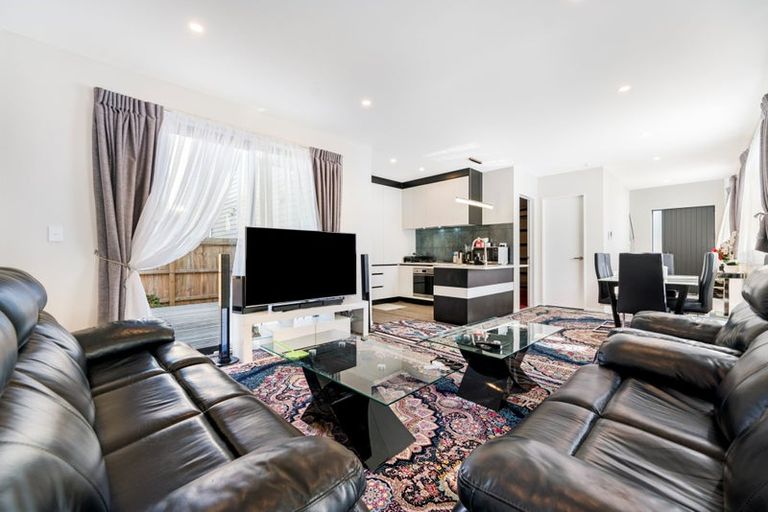 Photo of property in 47d Bruce Mclaren Road, Henderson, Auckland, 0612