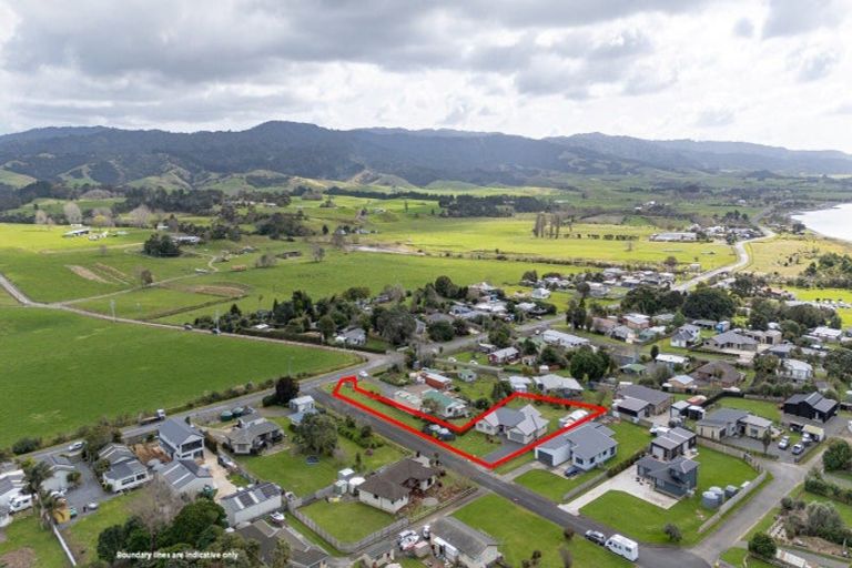 Photo of property in 9 Mylindas Road, Whakatiwai, Miranda, 2473