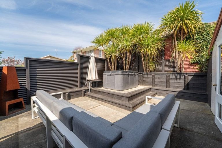 Photo of property in 82 Douglas Street, Highfield, Timaru, 7910