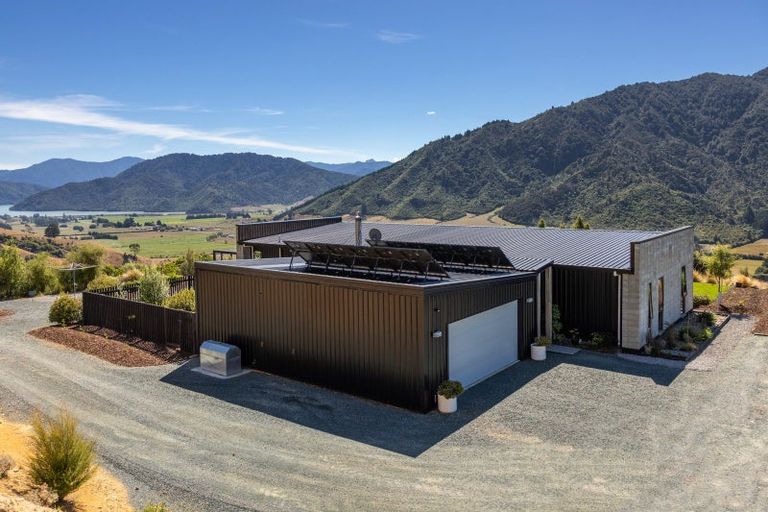 Photo of property in 1424 Queen Charlotte Drive, Linkwater, 7281