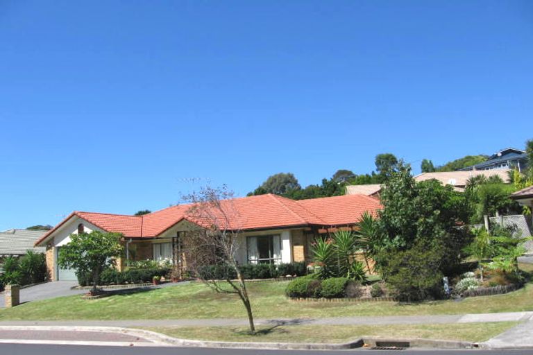 Photo of property in 18 Kate Sheppard Avenue, Torbay, Auckland, 0630