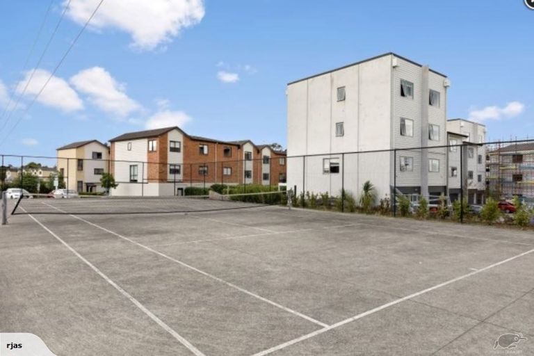 Photo of property in St Claire Village, 188/172 Mcleod Road, Te Atatu South, Auckland, 0610