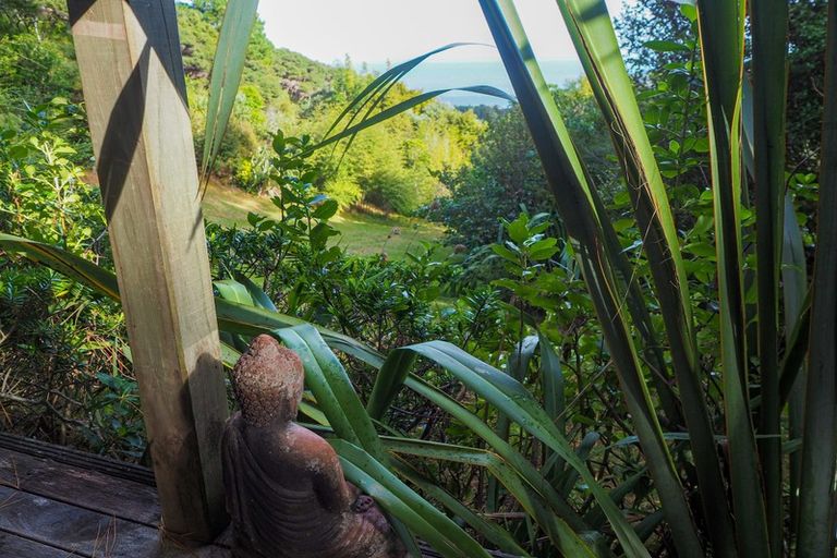 Photo of property in 122 Lone Kauri Road, Karekare, New Lynn, 0772