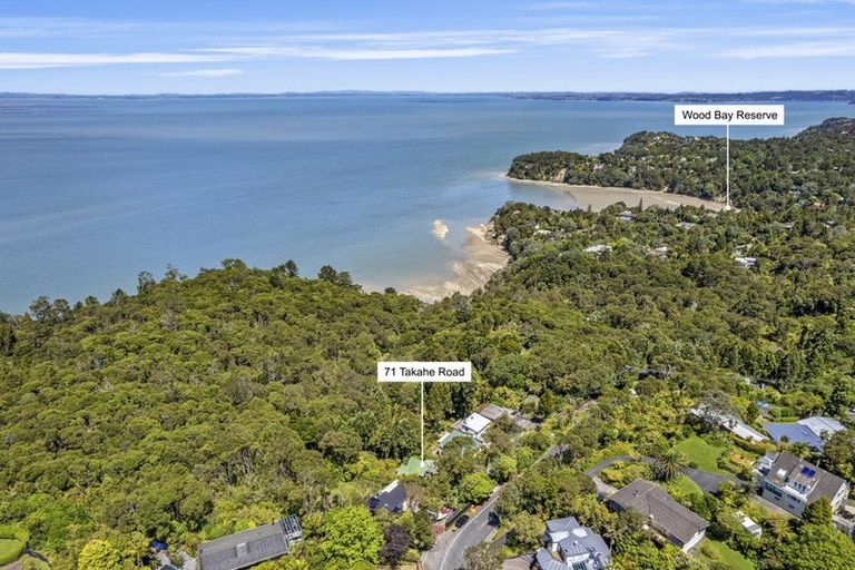 Photo of property in 71 Takahe Road, Titirangi, Auckland, 0604