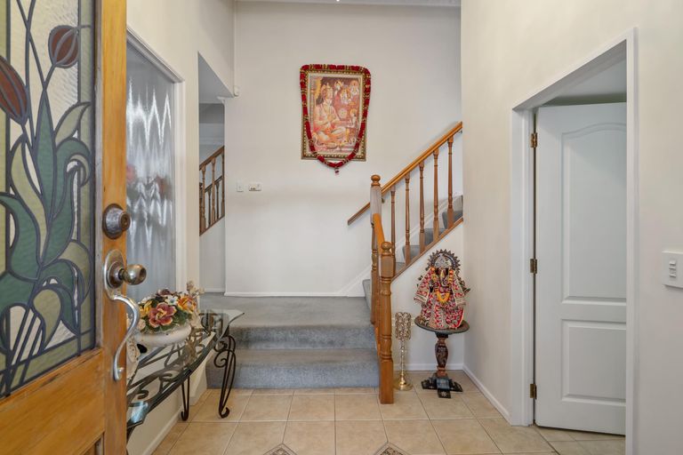 Photo of property in 12 Pistachio Place, Goodwood Heights, Auckland, 2105