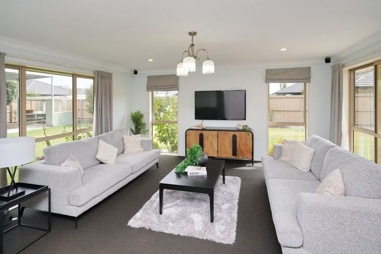 Photo of property in 8 Parkinson Place, Woodend, 7610