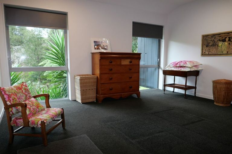 Photo of property in 118 Ngarara Road, Waikanae, 5036