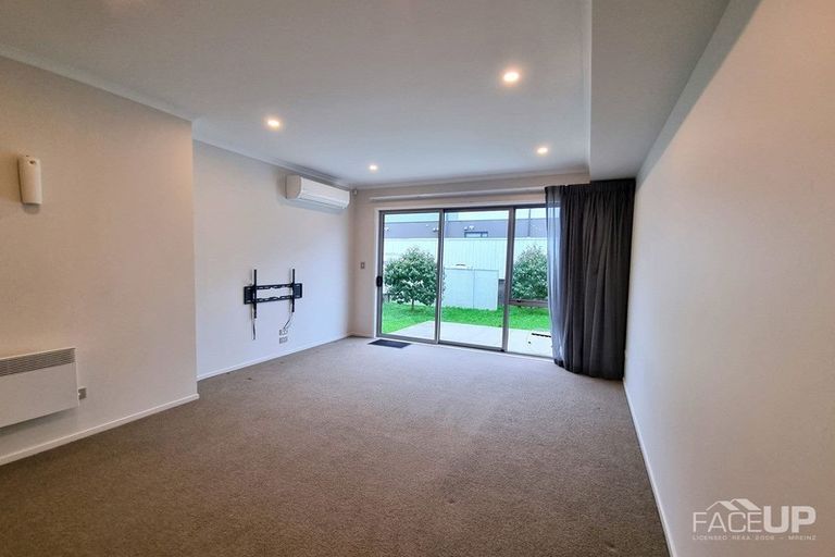 Photo of property in 6 Weta Road, Hobsonville, Auckland, 0616